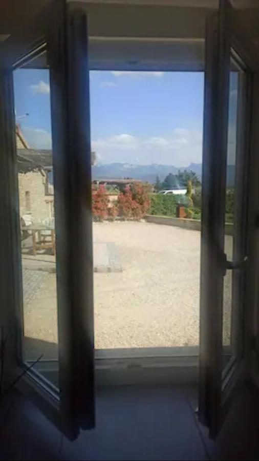 Studio chaleureux vue sur le massif du vercors . Alixan Extérieur photo